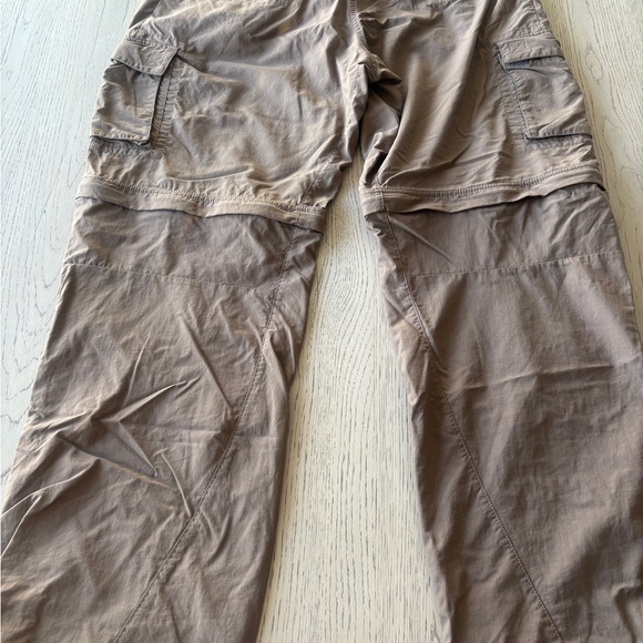 Men’s Mountain Hardwear Convertible Tech / Hiking Pants - Picture 4 of 6